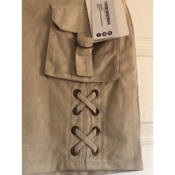 AURELLA Pocket Faux Suede Shorts in Sand Size 4 #D228653116122 - Picture 6 of 6